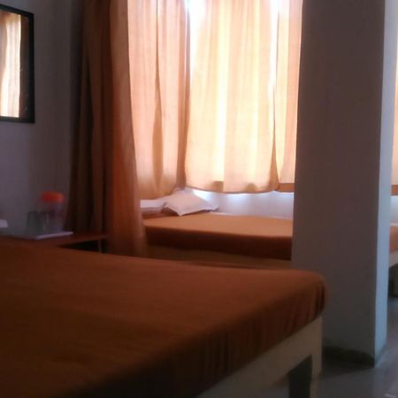 Galaxy Comforts Hotel Mysore Exterior foto