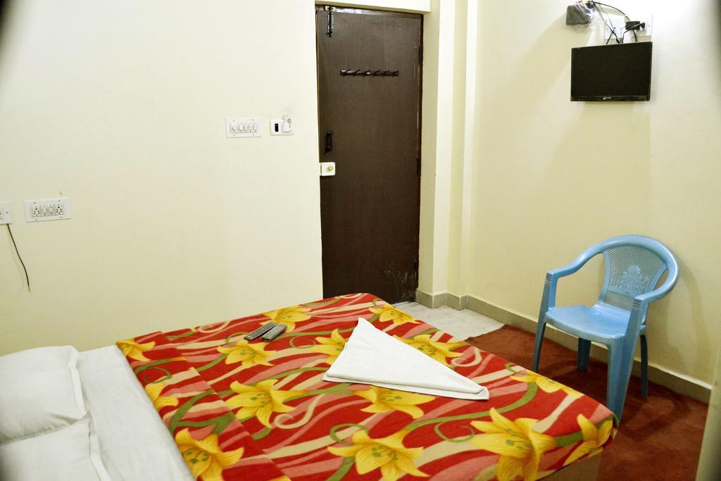 Galaxy Comforts Hotel Mysore Exterior foto