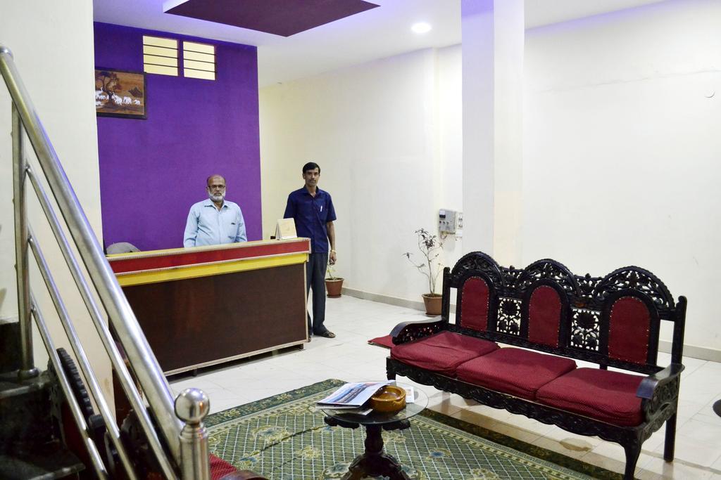 Galaxy Comforts Hotel Mysore Exterior foto