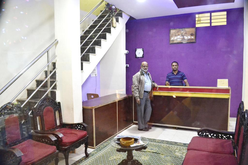 Galaxy Comforts Hotel Mysore Exterior foto